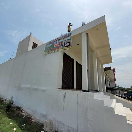 Oyo Hotel Hastinapur Palace Meerut Extérieur photo
